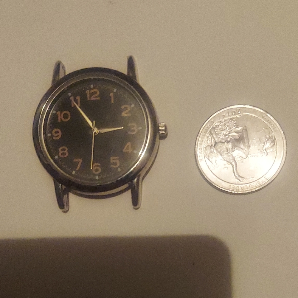 Good Looking Vintage Quartz / Steel Watch Face. Need Batteries - Picture 1 of 2